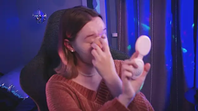 AdeleLoomis online show from 10-18-25, 02:14