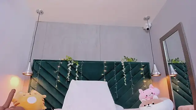 pamelajons  online show from 01-17-25, 03:00