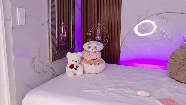 pamelajons  online show from 11-12-25, 01:11