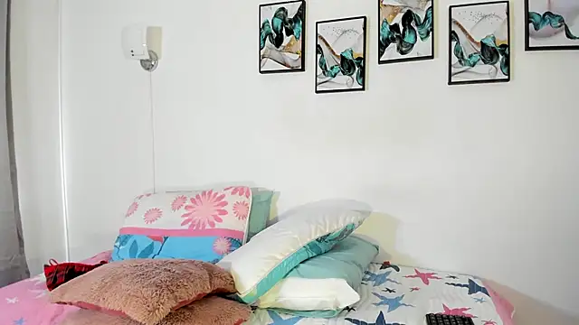 Maia W10 online show from 02-08-25, 03:42