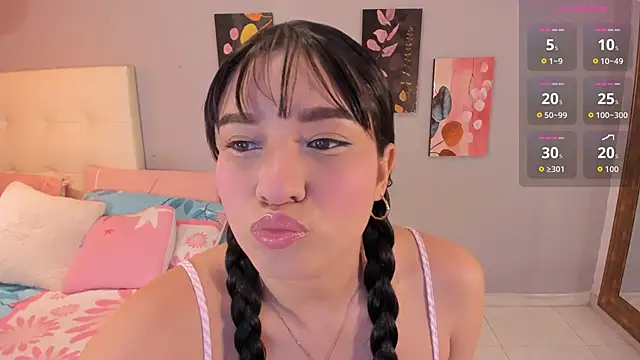 Snapshot of Maia_W10 chatting on 11-27-25, 12:18 Maia W10 online show from 11-27-25, 12:18