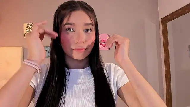 Maia W10 online show from 04-22-26, 12:07