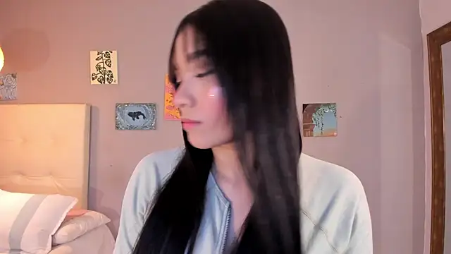 Maia W10 online show from 04-23-26, 11:53