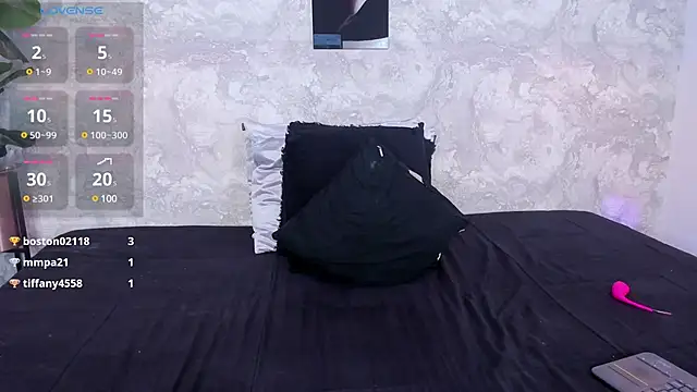 Snapshot of Regan__ chatting on 02-14-25, 08:52 Regan online show from 02-14-25, 08:52