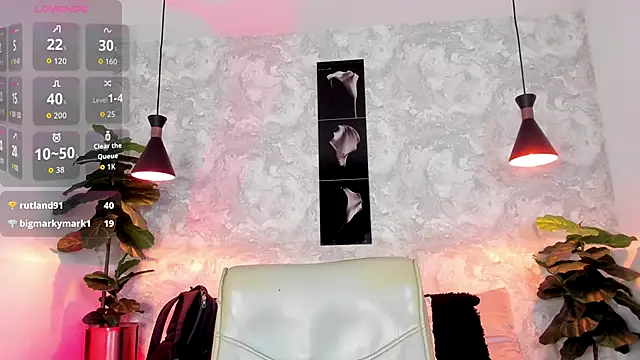 Snapshot of Regan__ chatting on 11-13-25, 12:53 Regan online show from 11-13-25, 12:53