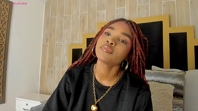 Snapshot of AriaFoster chatting on 10-19-25, 12:11 AriaFoster online show from 10-19-25, 12:11