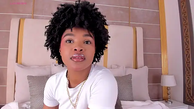 Snapshot of AriaFoster chatting on 11-07-25, 11:49 AriaFoster online show from 11-07-25, 11:49