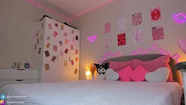 Snapshot of Kate_Clover chatting on 05-16-26, 06:54 Kate Clover online show from 05-16-26, 06:54