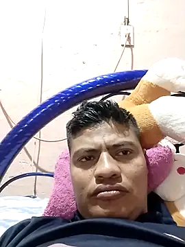 Snapshot of juan56900 chatting on 05-09-26, 11:43 juan56900 online show from 05-09-26, 11:43