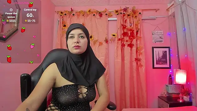 Snapshot of BadraSaadi chatting on 02-14-25, 12:14 BadraSaadi online show from 02-14-25, 12:14