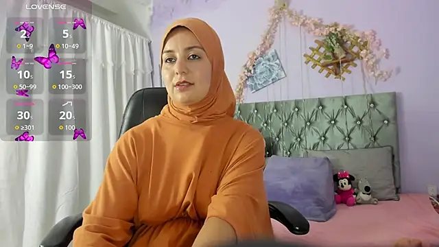 Snapshot of BadraSaadi chatting on 10-04-25, 08:18 BadraSaadi online show from 10-04-25, 08:18