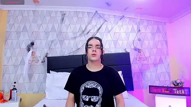 JustinePerry online show from 11-02-25, 03:42