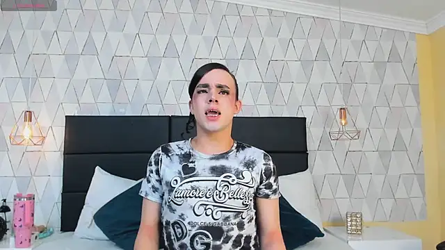 JustinePerry online show from 12-19-25, 04:08