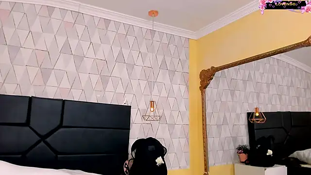 JustinePerry online show from 04-21-26, 03:46