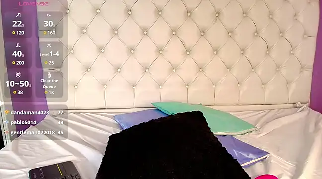 Trixiroy online show from 02-14-25, 02:18