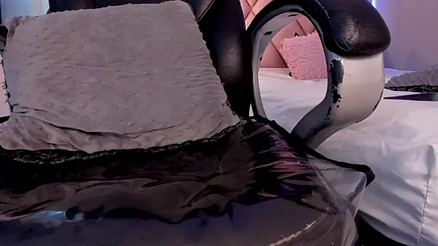 megan 100 online show from 01-31-25, 01:01