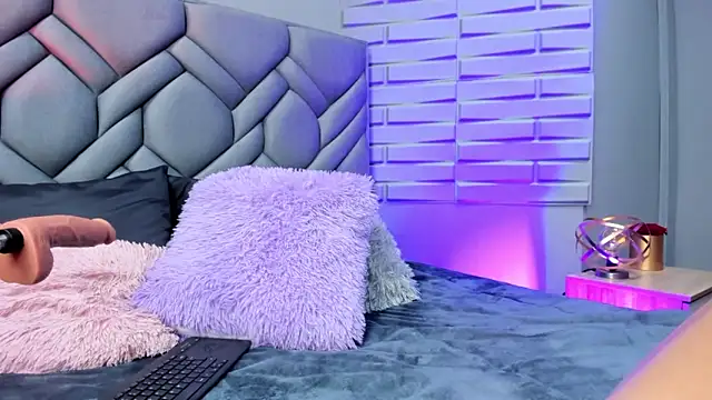 BriannaHarps online show from 03-01-25, 05:09