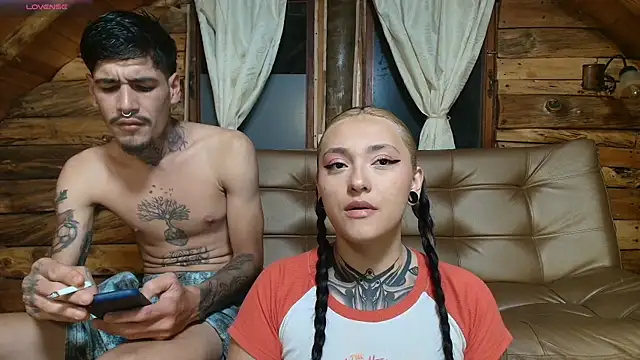 Snapshot of Laurensex4 chatting on 10-10-25, 04:00 Laurensex4 online show from 10-10-25, 04:00