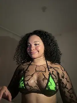 Lucy wilson5 online show from 11-18-25, 03:34