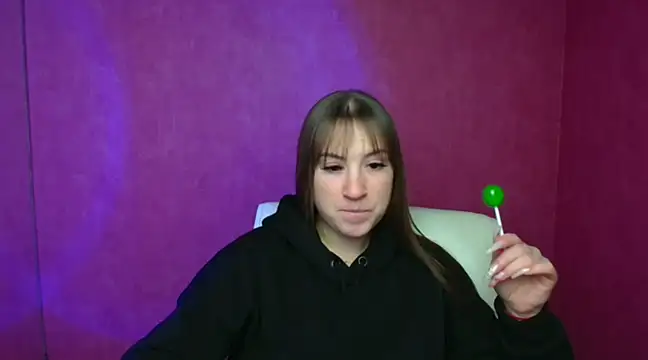 Snapshot of Evelina_GG chatting on 01-05-25, 10:21 Evelina GG online show from 01-05-25, 10:21