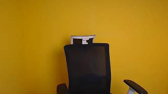 Snapshot of Evelina_GG chatting on 01-08-25, 03:17 Evelina GG online show from 01-08-25, 03:17