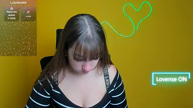 Snapshot of Evelina_GG chatting on 10-18-25, 05:32 Evelina GG online show from 10-18-25, 05:32