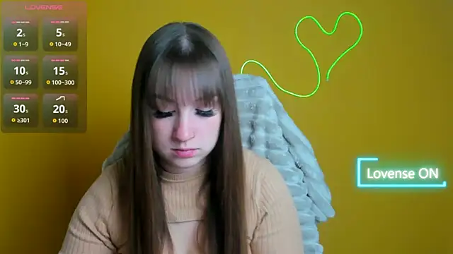 Snapshot of Evelina_GG chatting on 10-30-25, 06:37 Evelina GG online show from 10-30-25, 06:37