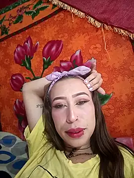 Snapshot of samy-blonde chatting on 05-19-26, 02:01 samy-blonde online show from 05-19-26, 02:01