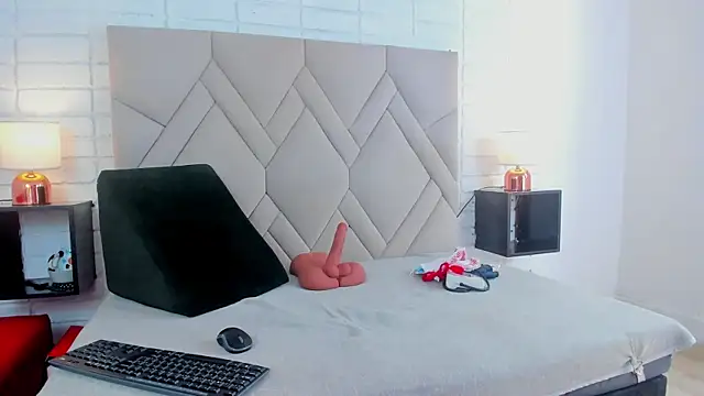 Kasandra Gomez online show from 01-17-25, 06:23