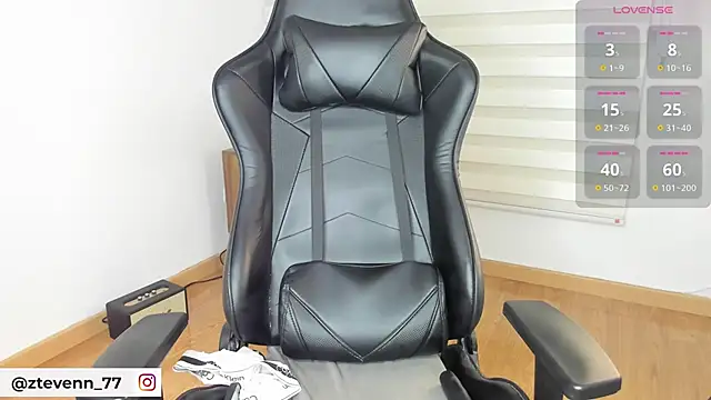 Snapshot of Stevenn_77 chatting on 02-12-26, 10:27 Stevenn 77 online show from 02-12-26, 10:27