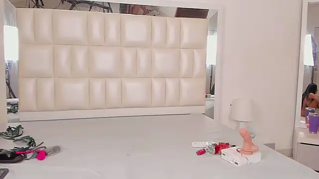 Snapshot of Alhana_pulido chatting on 03-06-25, 10:36 Alhana pulido online show from 03-06-25, 10:36