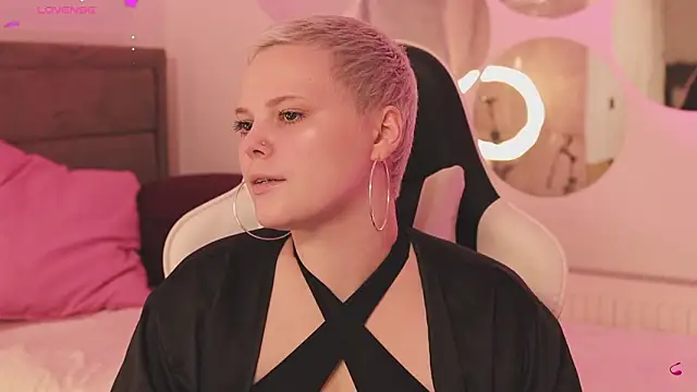 LikaBerry1 online show from 02-19-26, 11:17