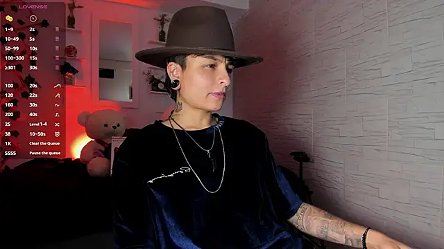 ZuryRamirez  online show from 09-30-25, 07:19