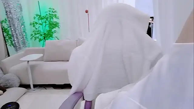 Vaness-a online show from 11-16-25, 09:04