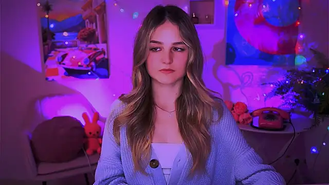 Snapshot of DeboraLarson chatting on 02-06-25, 09:32 DeboraLarson online show from 02-06-25, 09:32