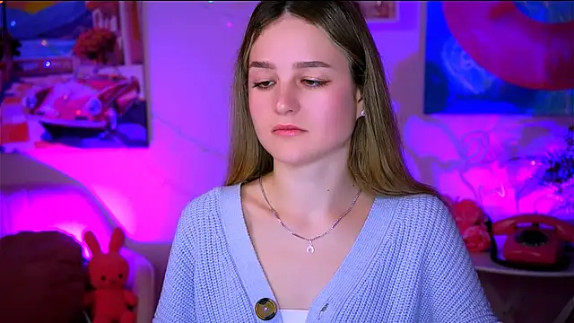 Snapshot of DeboraLarson chatting on 02-07-25, 03:45 DeboraLarson online show from 02-07-25, 03:45