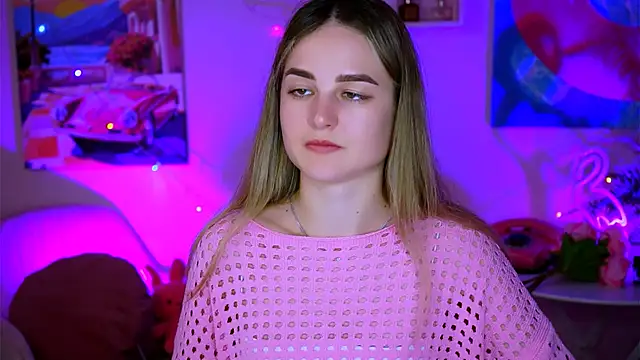 Snapshot of DeboraLarson chatting on 02-15-25, 10:33 DeboraLarson online show from 02-15-25, 10:33