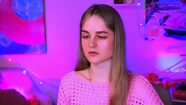 Snapshot of DeboraLarson chatting on 03-07-25, 06:57 DeboraLarson online show from 03-07-25, 06:57