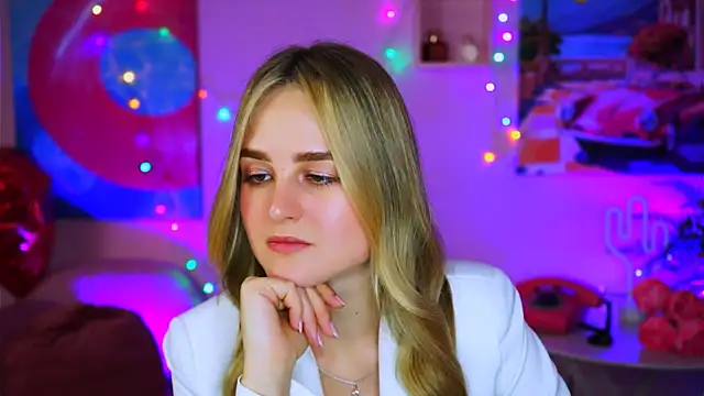 Snapshot of DeboraLarson chatting on 03-16-25, 06:53 DeboraLarson online show from 03-16-25, 06:53