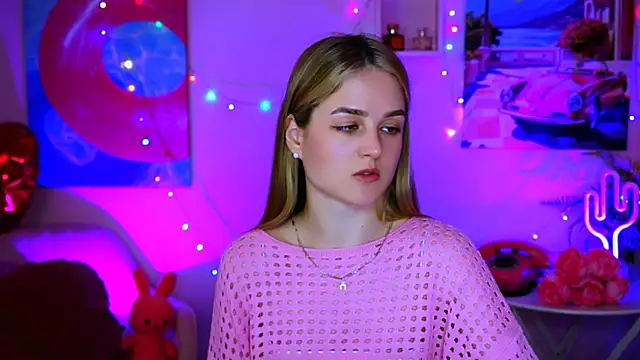 Snapshot of DeboraLarson chatting on 03-21-25, 07:55 DeboraLarson online show from 03-21-25, 07:55