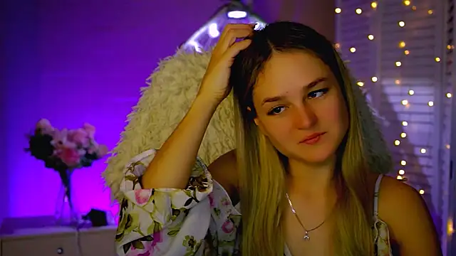 Snapshot of DeboraLarson chatting on 12-02-25, 03:56 DeboraLarson online show from 12-02-25, 03:56