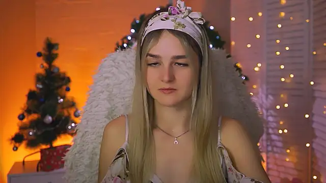 Snapshot of DeboraLarson chatting on 12-19-25, 03:35 DeboraLarson online show from 12-19-25, 03:35