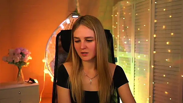 Snapshot of DeboraLarson chatting on 03-08-26, 04:49 DeboraLarson online show from 03-08-26, 04:49