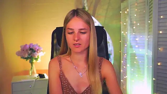 Snapshot of DeboraLarson chatting on 03-26-26, 03:34 DeboraLarson online show from 03-26-26, 03:34