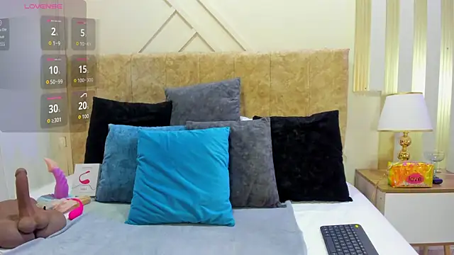 ashley  foxx  online show from 11-21-25, 02:27