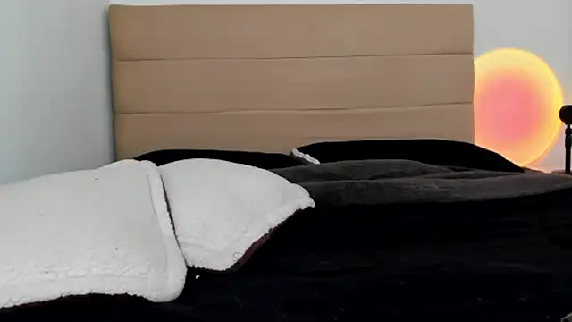 Snapshot of Bonnieshyy chatting on 03-09-25, 07:37 Bonnieshyy online show from 03-09-25, 07:37