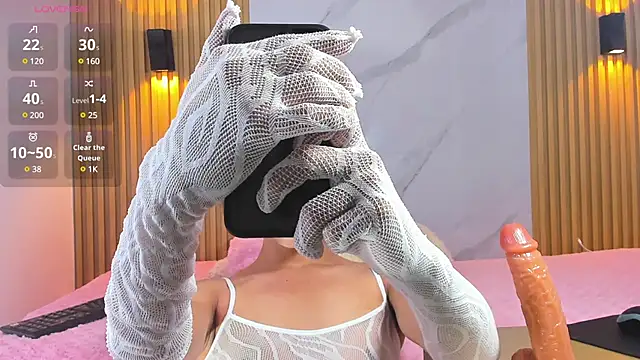 miss Ari online show from 12-24-24, 06:06