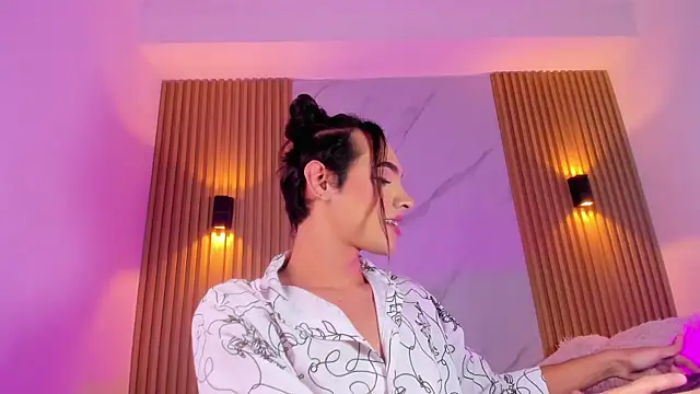 miss Ari online show from 03-18-25, 11:42