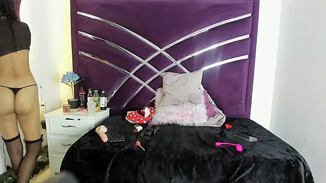 Snapshot of samantaht chatting on 03-16-25, 03:14 samantaht online show from 03-16-25, 03:14