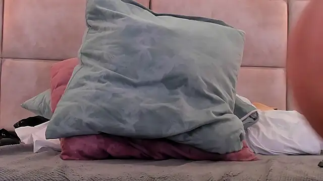 Eevee Taylor online show from 01-09-25, 02:29